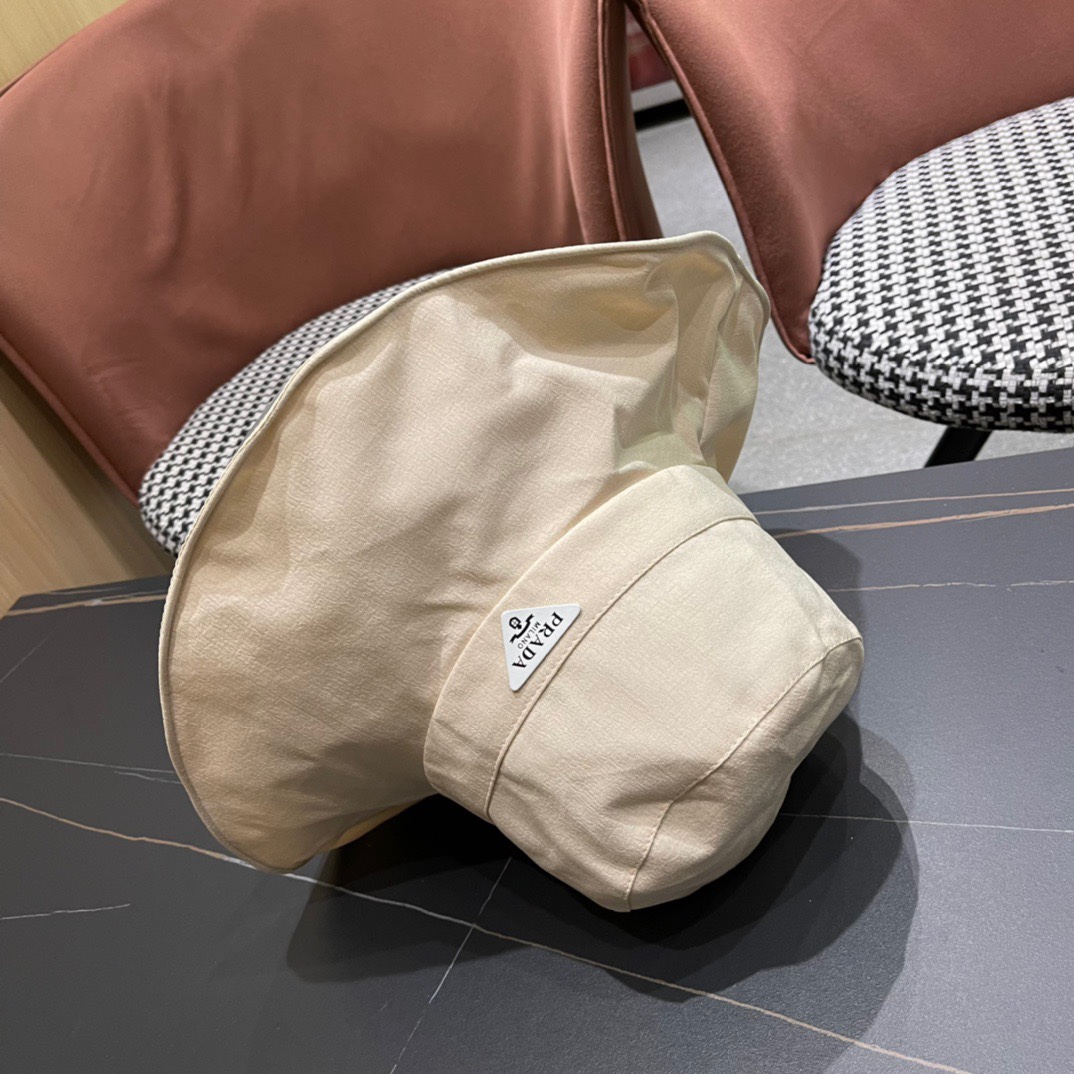 【PRADA普拉达】2024新款三角标渔夫帽，大牌款超好搭配，