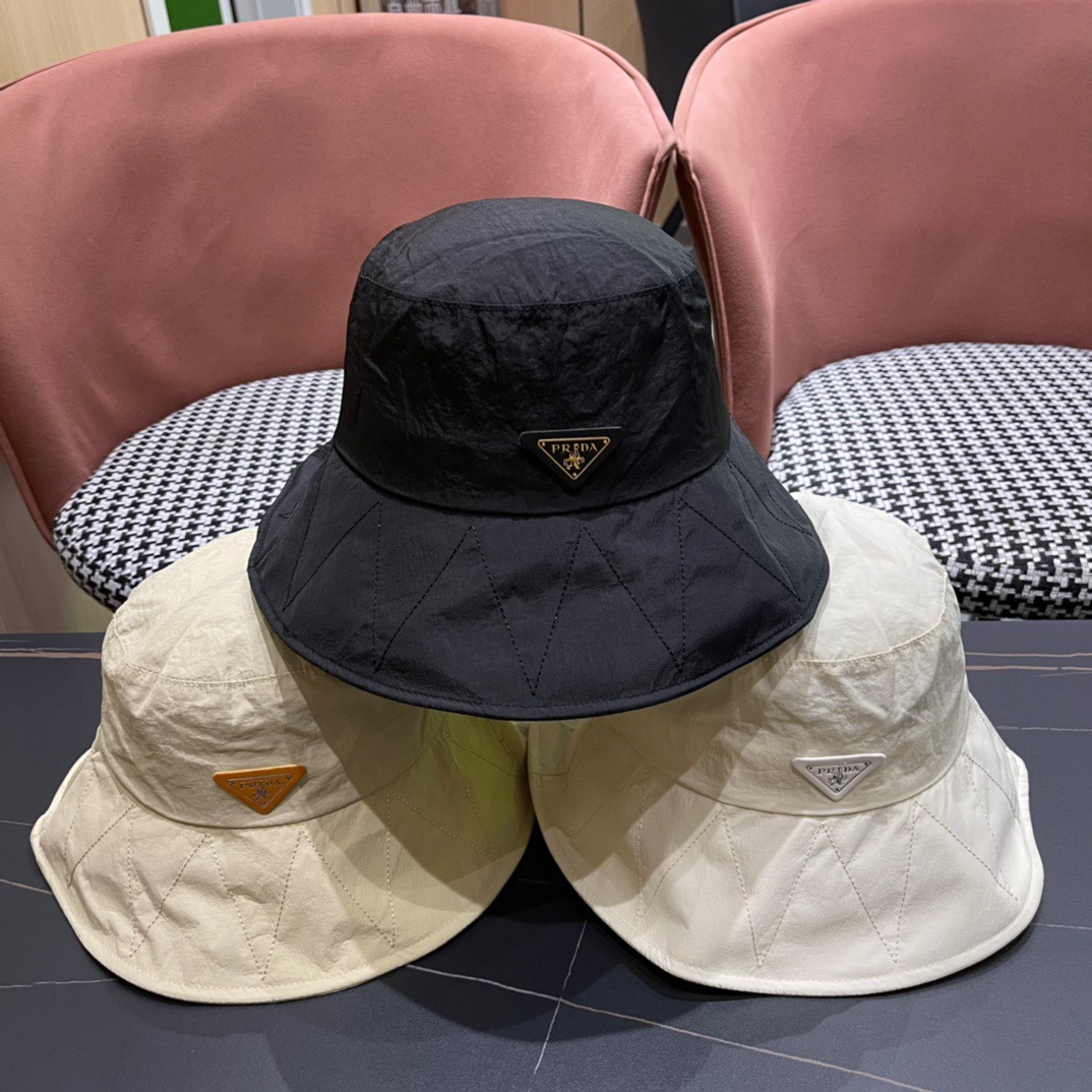 NO:206262,Prada PRADA spring and summer new style fisherman hat head shape is very good, can modify various head shapes, versatile hats, fisherman hats, baseball hats, knit hats, hats, prada, prada, espadrilles, hats19860909普拉达PRADA春夏新款 渔夫帽头型非常好,可以修饰各种头型,实力百搭款帽子渔夫帽棒球帽针织帽,帽子,prada,prada,espadrilles,hats,hat
