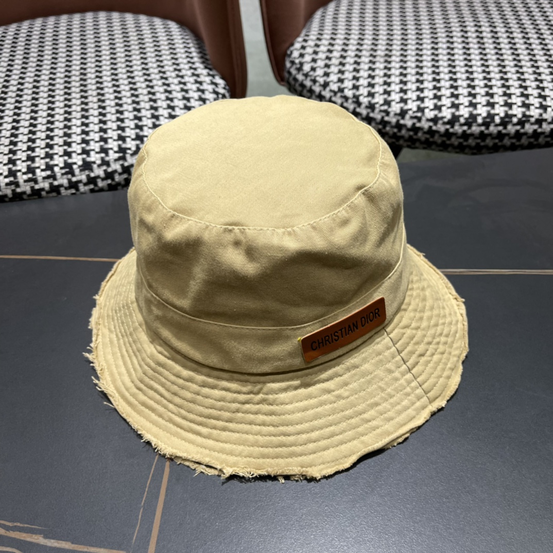 NO:358386,Dior Dior's latest early autumn fisherman's hat, with a high sun protection index, especially small face, stylish and not soft, can be folded at will, convenient to carry hat, straw hat, fisherman's hat, baseball hat, hat, dior, dior, espadrilles, hats迪奥Dior最新早秋款渔夫帽,防晒指数超高,特别显脸小,有型不软塌,可随意折叠,携带方便帽子草帽渔夫帽棒球帽,帽子,dior,dior,espadrilles,hats,hat