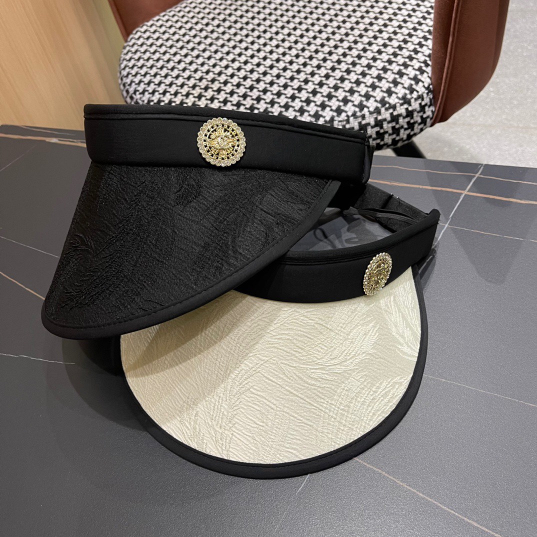 Sombrero sin copa de verano de Chanel 👒, perfecto para correr y protegerse del sol, esencial de verano, no calienta al…