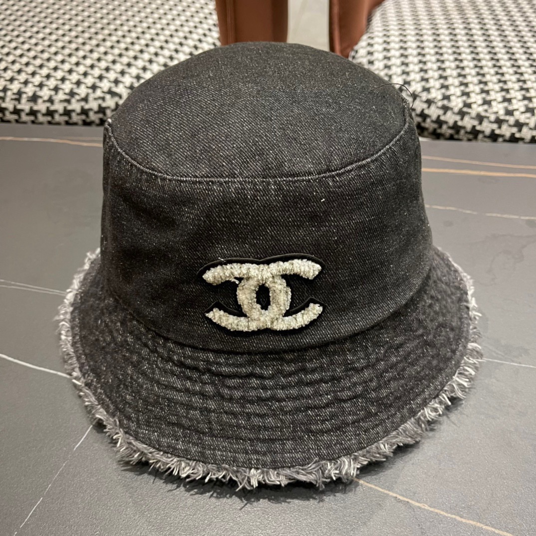 【Chanel】Sombrero de pescador de mezclilla para el sol, nuevo para 2024, simple y elegante, con excelente protección sol…