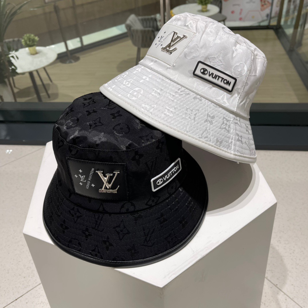 lv路易威登LouisVuitton😍LV渔夫帽，简约大气 个性十足 精致的刺绣设计 满满时尚感💃这顶帽子绝对值得入手