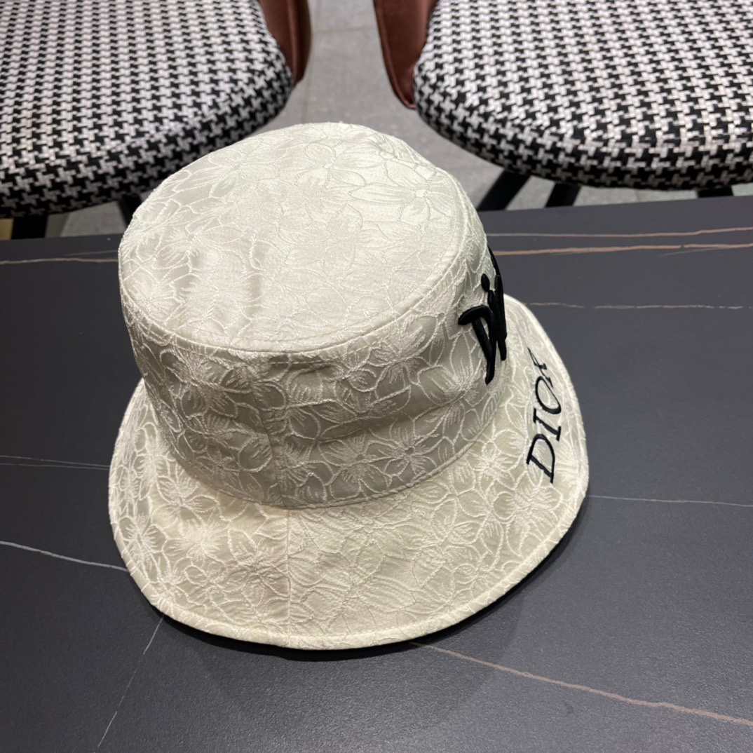 💛【DIOR迪奥】2024新款官方大牌渔夫帽🌈
遮阳百搭的一款～非常有质感