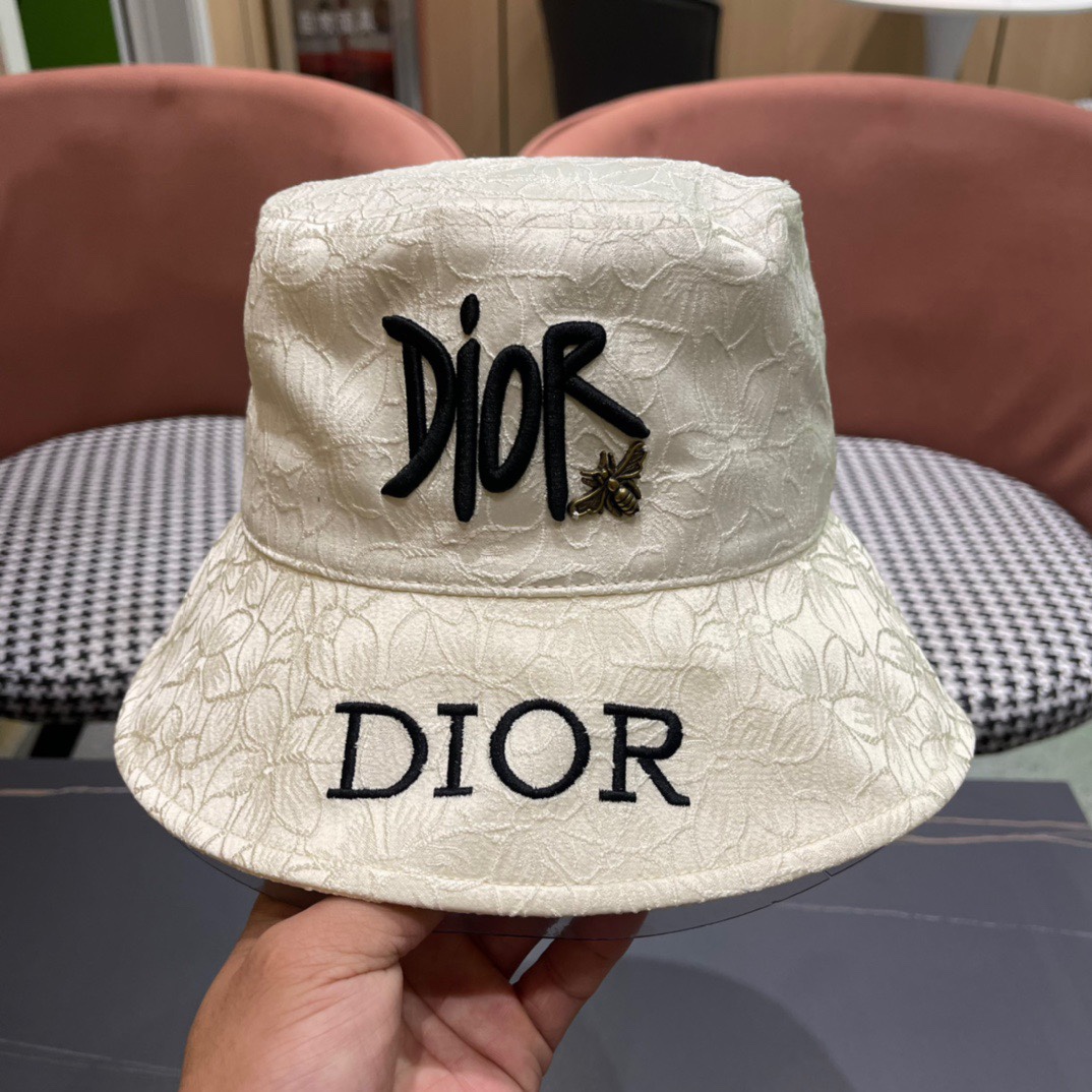 💛【DIOR迪奥】2024新款官方大牌渔夫帽🌈
遮阳百搭的一款～非常有质感