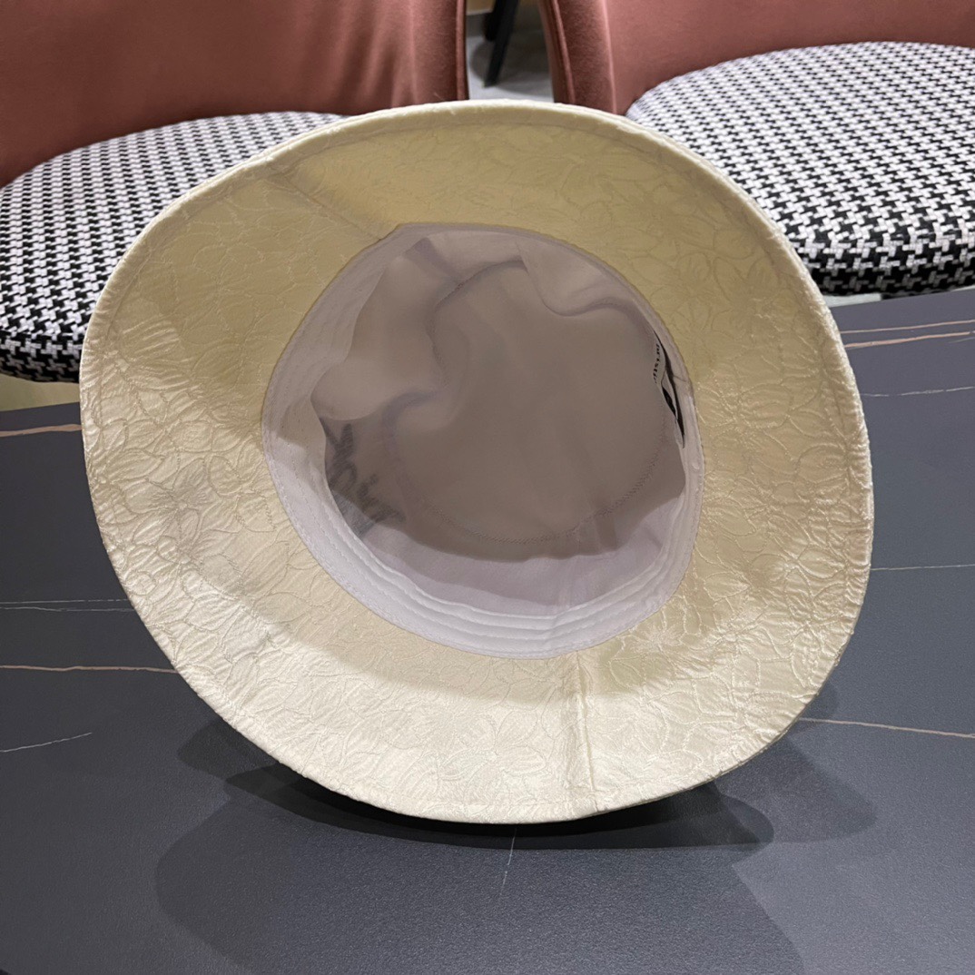 💛【DIOR迪奥】2024新款官方大牌渔夫帽🌈
遮阳百搭的一款～非常有质感