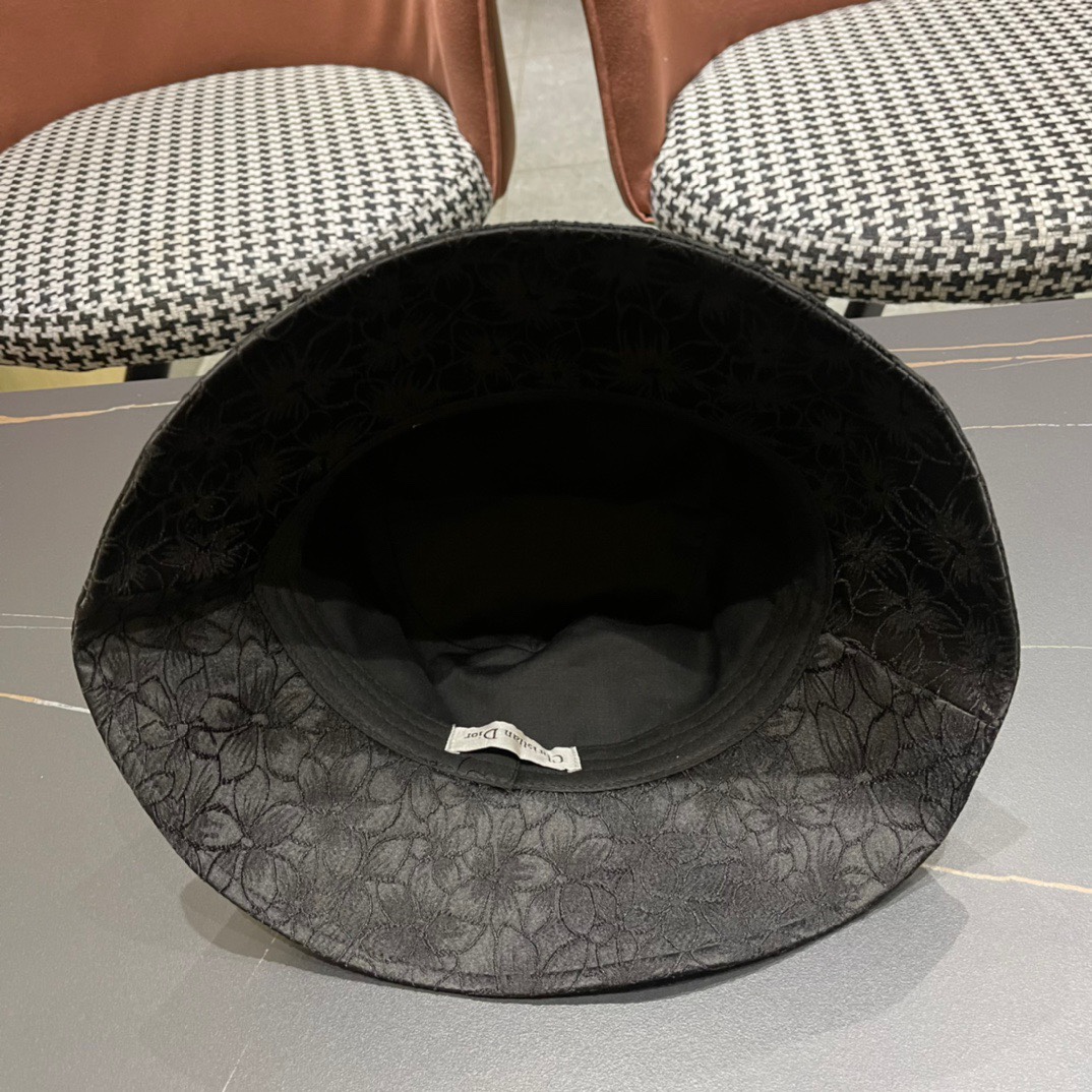 💛【DIOR迪奥】2024新款官方大牌渔夫帽🌈
遮阳百搭的一款～非常有质感