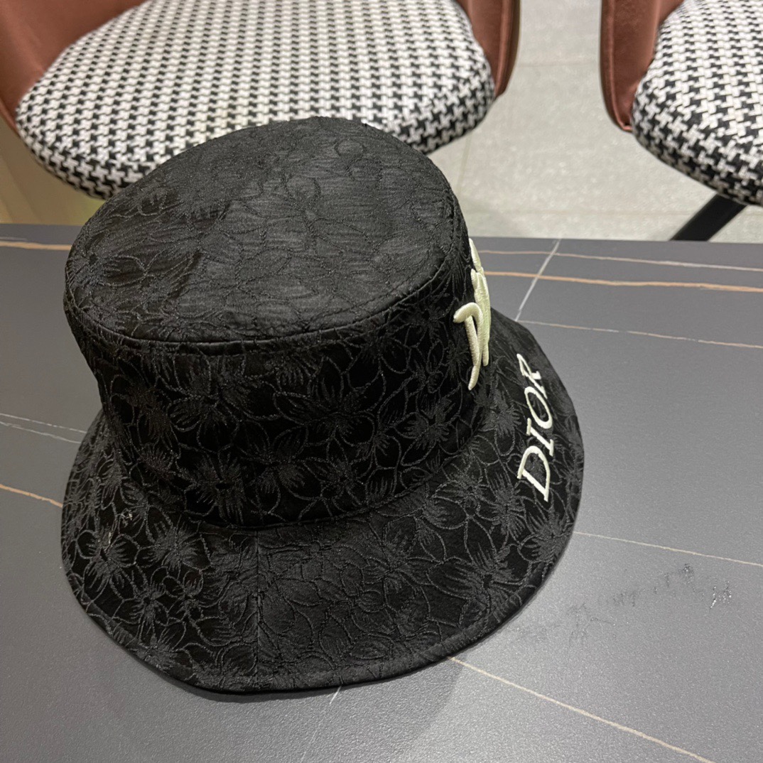 💛【DIOR迪奥】2024新款官方大牌渔夫帽🌈
遮阳百搭的一款～非常有质感