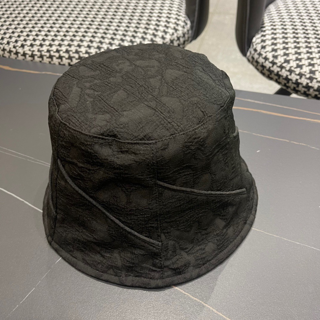  Dior 迪奥 新款小众水桶渔夫帽， 精致純也格调很有感觉，很酷很时尚，质量超赞