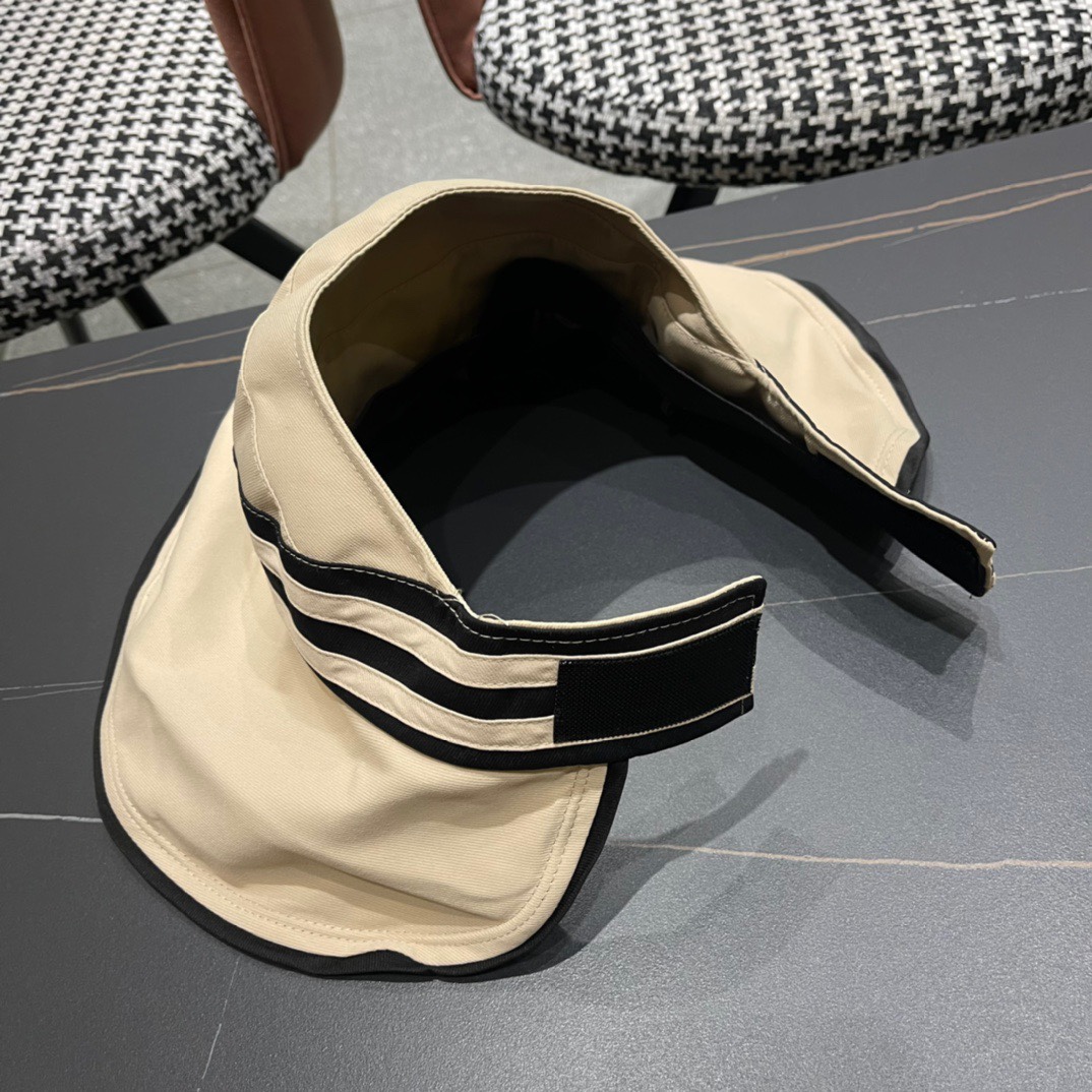   2024 香奈儿空顶帽 夏季防晒首选！极简风格异常好搭 