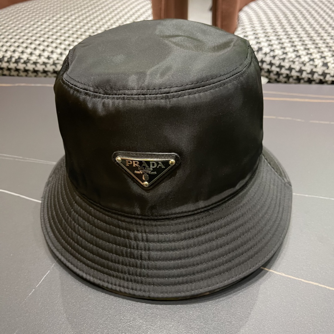 NO:207329,Prada inverted triangle mark counter fisherman hat has a strong sense of design, refreshing, very good head shape, can modify various head shapes, versatile hat, straw hat, fisherman hat, baseball hat, hat, prada, espadrilles, hats19860909普拉达倒三角标专柜渔夫帽设计感超强,让人耳目一新头型非常好,可以修饰各种头型,实力百搭款帽子草帽渔夫帽棒球帽,帽子,prada,espadrilles,hats,hat