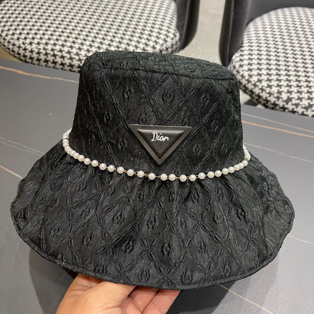 
Dior 迪奥 新款渔夫帽， 精致純也格调很有感觉，很酷很时尚，质量超赞
