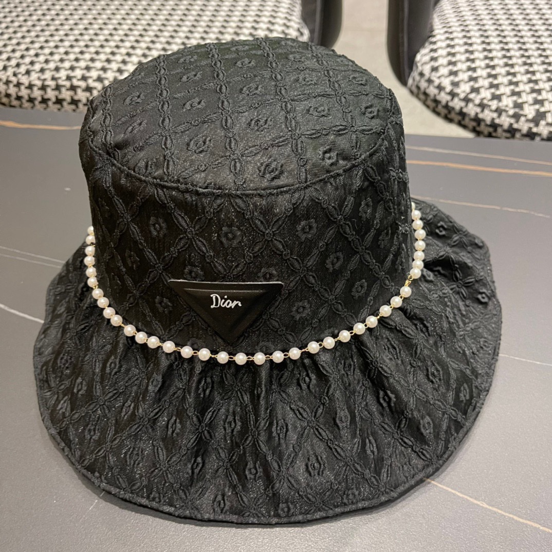 
Dior 迪奥 新款渔夫帽， 精致純也格调很有感觉，很酷很时尚，质量超赞