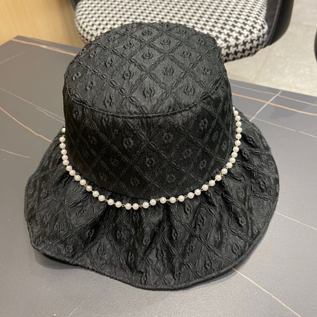 
Dior 迪奥 新款渔夫帽， 精致純也格调很有感觉，很酷很时尚，质量超赞