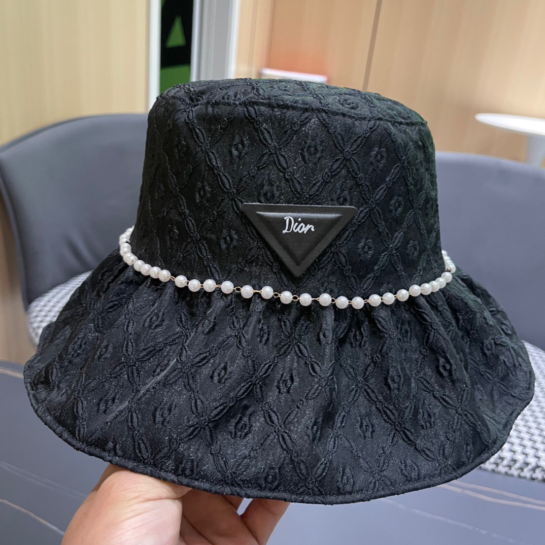 
Dior 迪奥 新款渔夫帽， 精致純也格调很有感觉，很酷很时尚，质量超赞