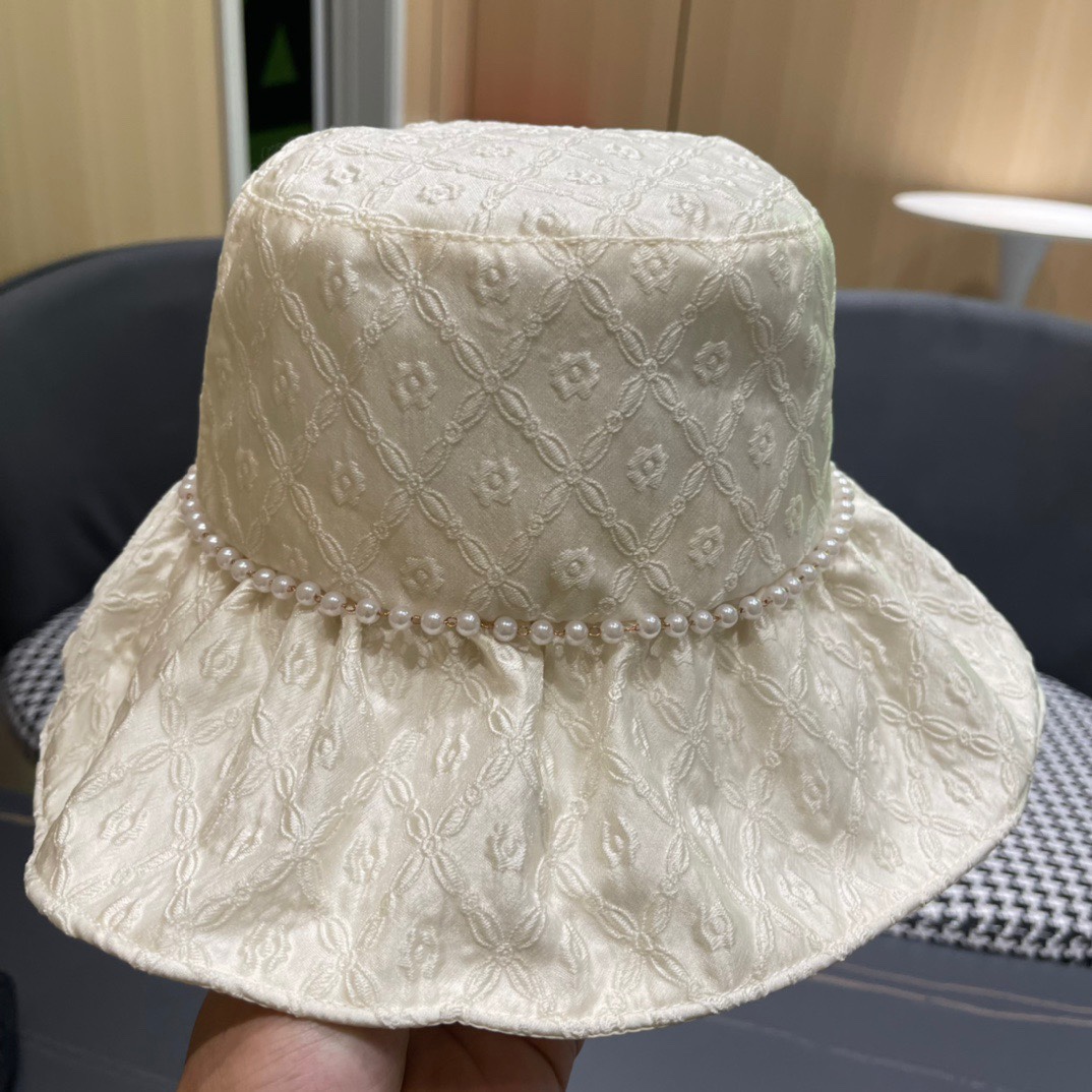 
Dior 迪奥 新款渔夫帽， 精致純也格调很有感觉，很酷很时尚，质量超赞