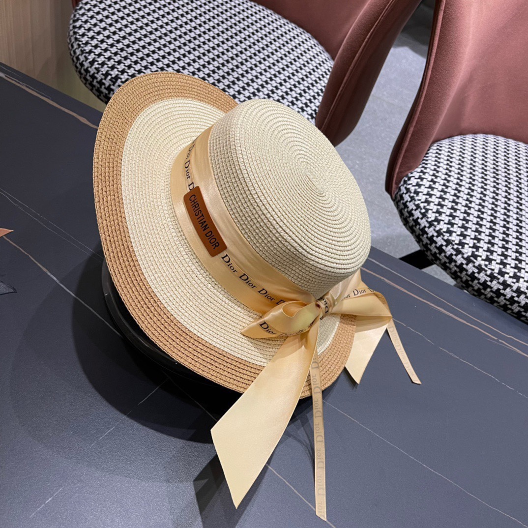  Dior迪奥平顶草帽，高密度制作，一顶超级有品位的草帽了~出街首选！帽型超美腻颜色妥妥，