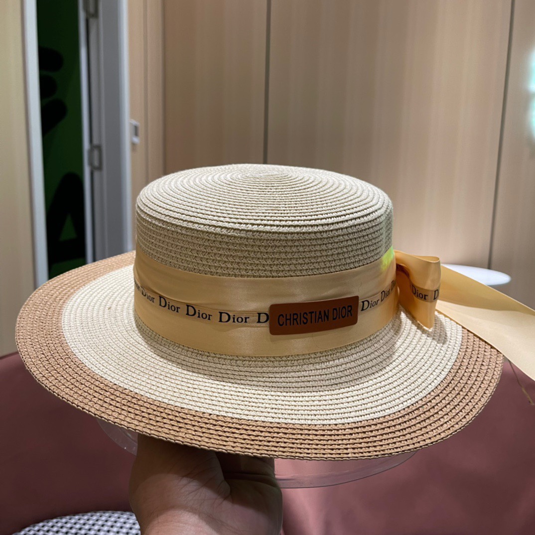  Dior迪奥平顶草帽，高密度制作，一顶超级有品位的草帽了~出街首选！帽型超美腻颜色妥妥，