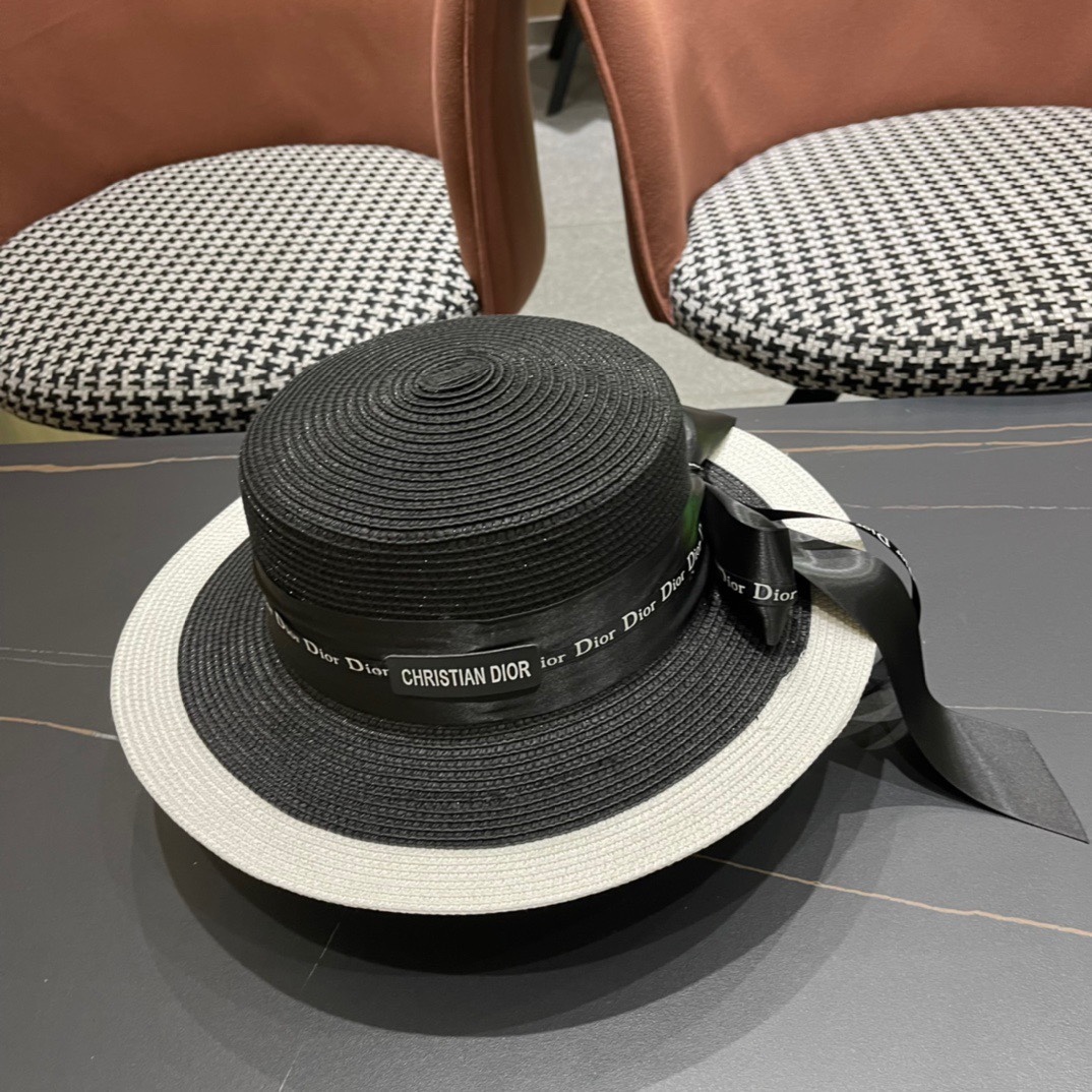  Dior迪奥平顶草帽，高密度制作，一顶超级有品位的草帽了~出街首选！帽型超美腻颜色妥妥，