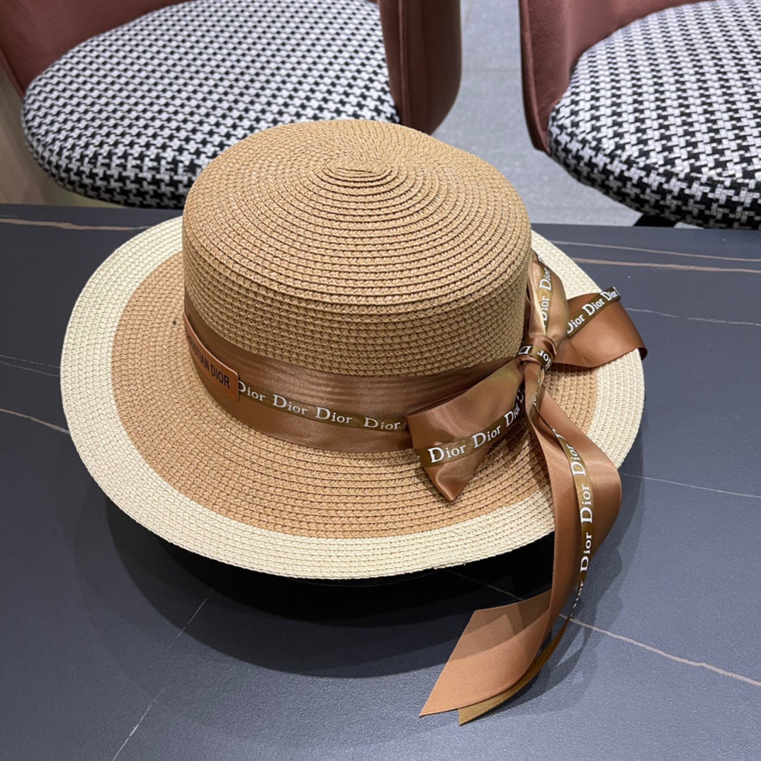  Dior迪奥平顶草帽，高密度制作，一顶超级有品位的草帽了~出街首选！帽型超美腻颜色妥妥，