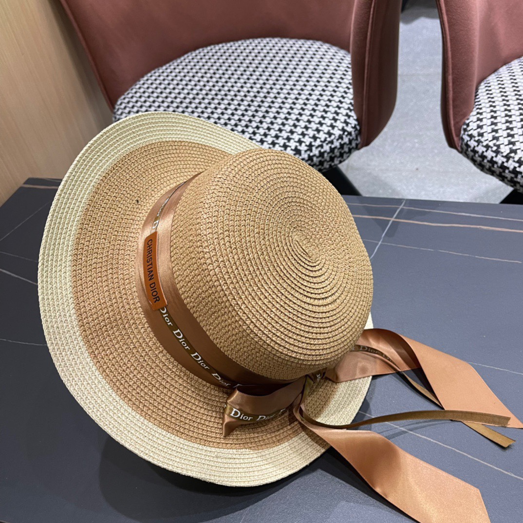  Dior迪奥平顶草帽，高密度制作，一顶超级有品位的草帽了~出街首选！帽型超美腻颜色妥妥，