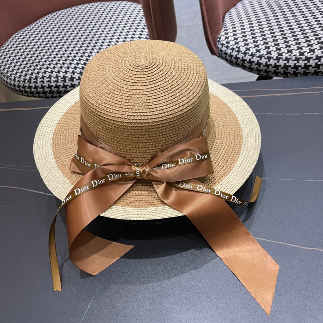  Dior迪奥平顶草帽，高密度制作，一顶超级有品位的草帽了~出街首选！帽型超美腻颜色妥妥，