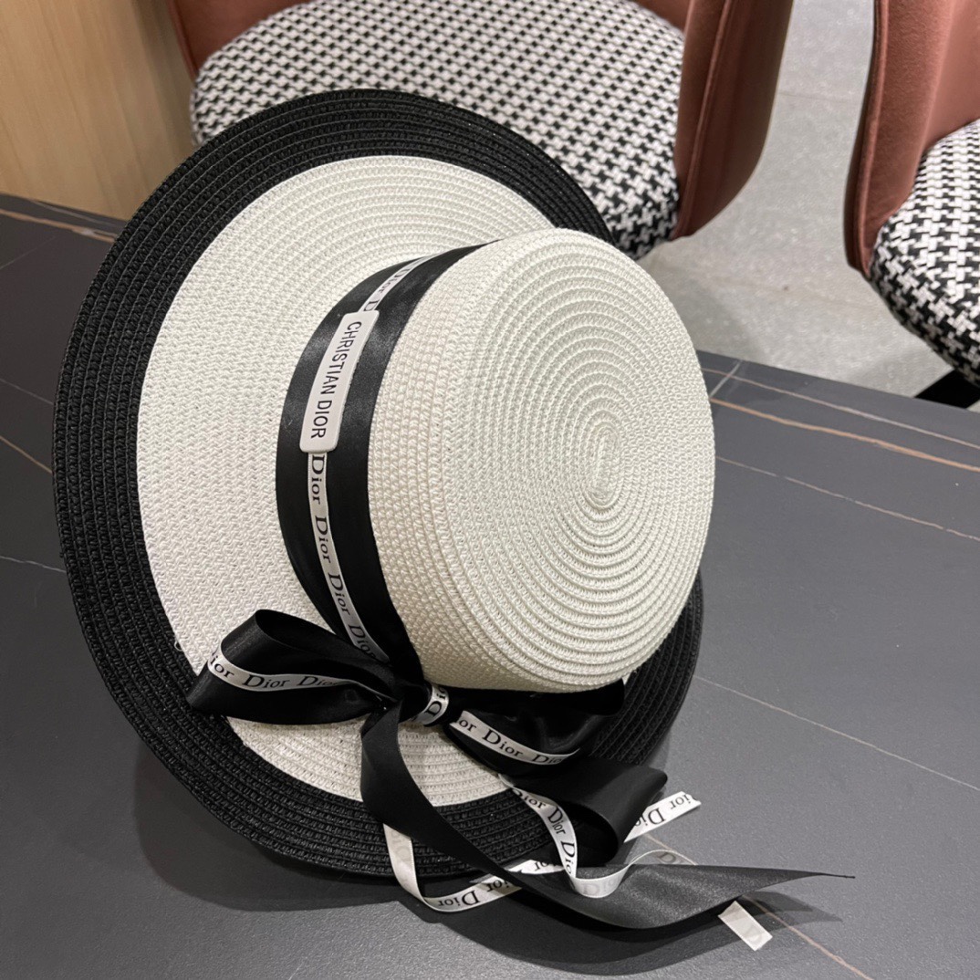  Dior迪奥平顶草帽，高密度制作，一顶超级有品位的草帽了~出街首选！帽型超美腻颜色妥妥，