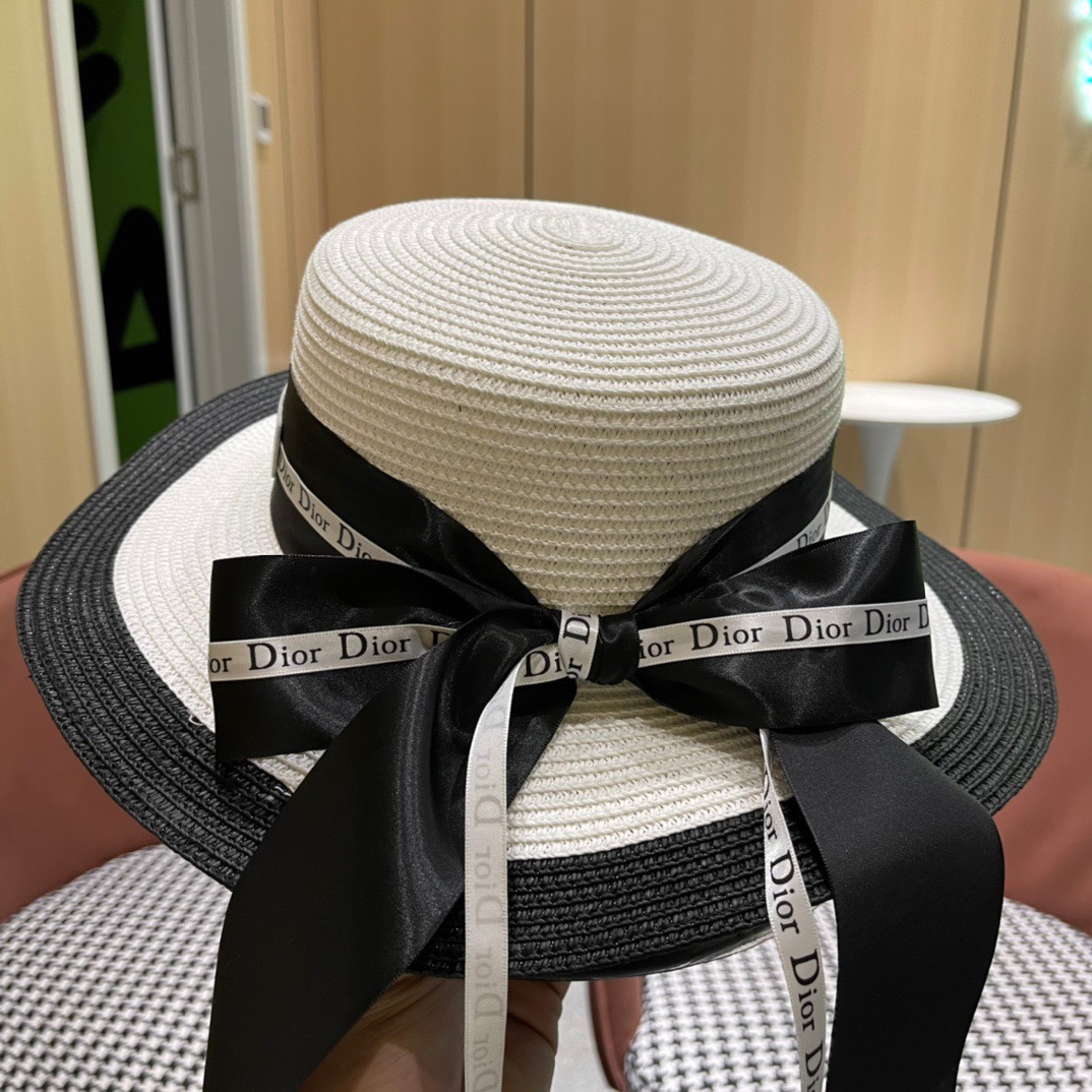  Dior迪奥平顶草帽，高密度制作，一顶超级有品位的草帽了~出街首选！帽型超美腻颜色妥妥，