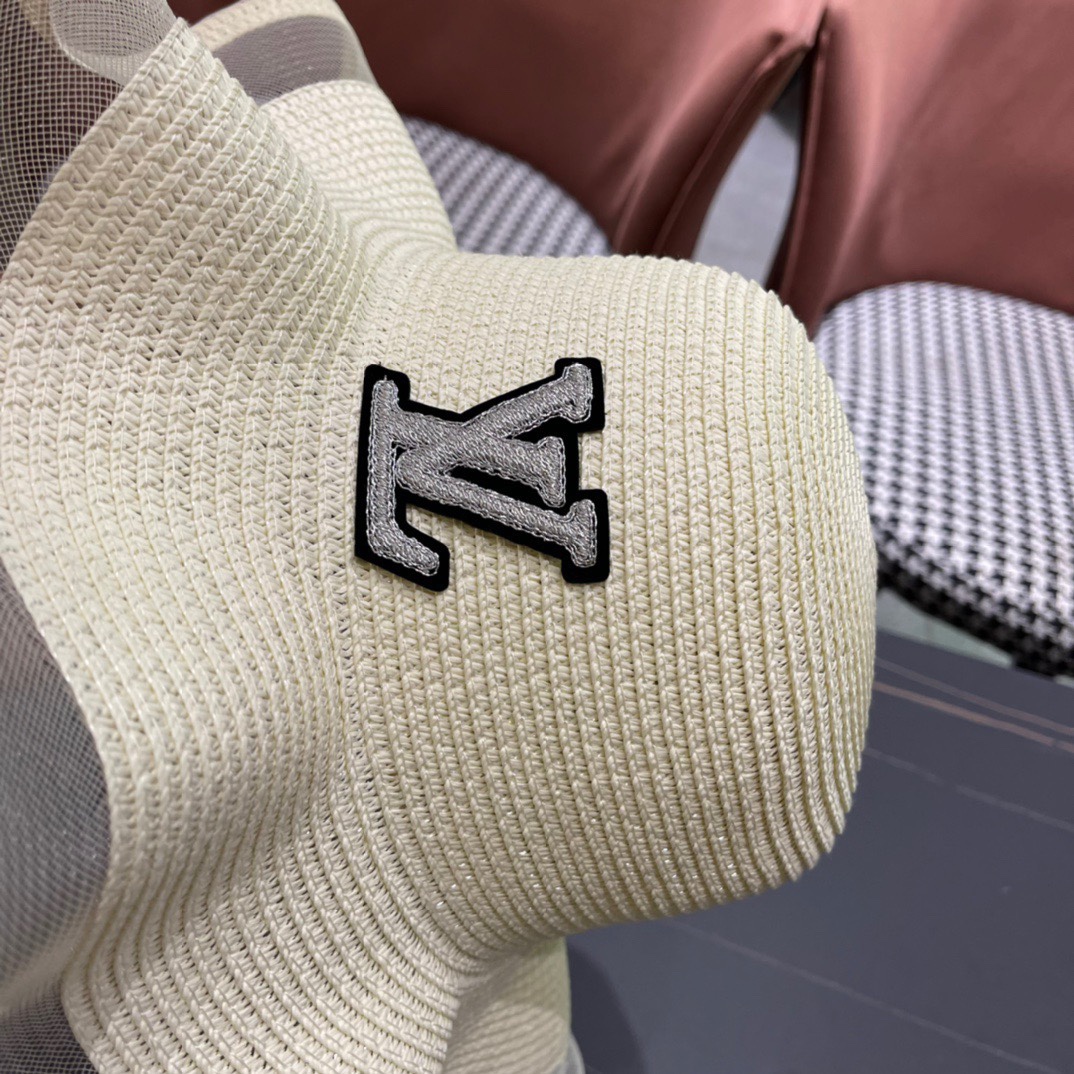  路易威登 LV 草帽,新款无数时尚达人必备 细草编织，旅游出街佳选