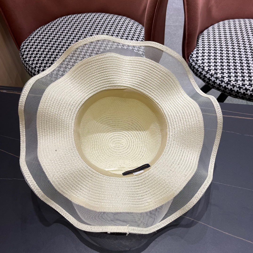  路易威登 LV 草帽,新款无数时尚达人必备 细草编织，旅游出街佳选