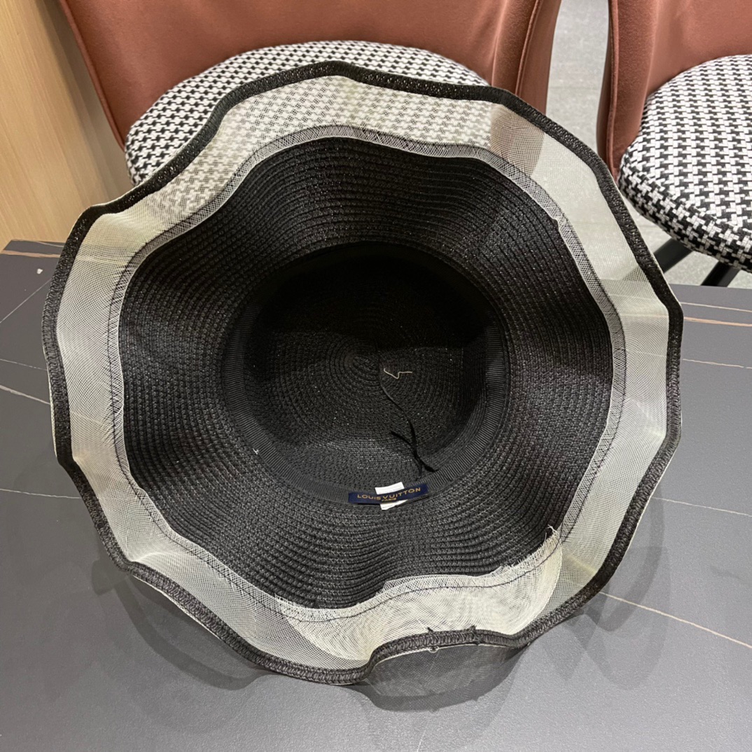  路易威登 LV 草帽,新款无数时尚达人必备 细草编织，旅游出街佳选