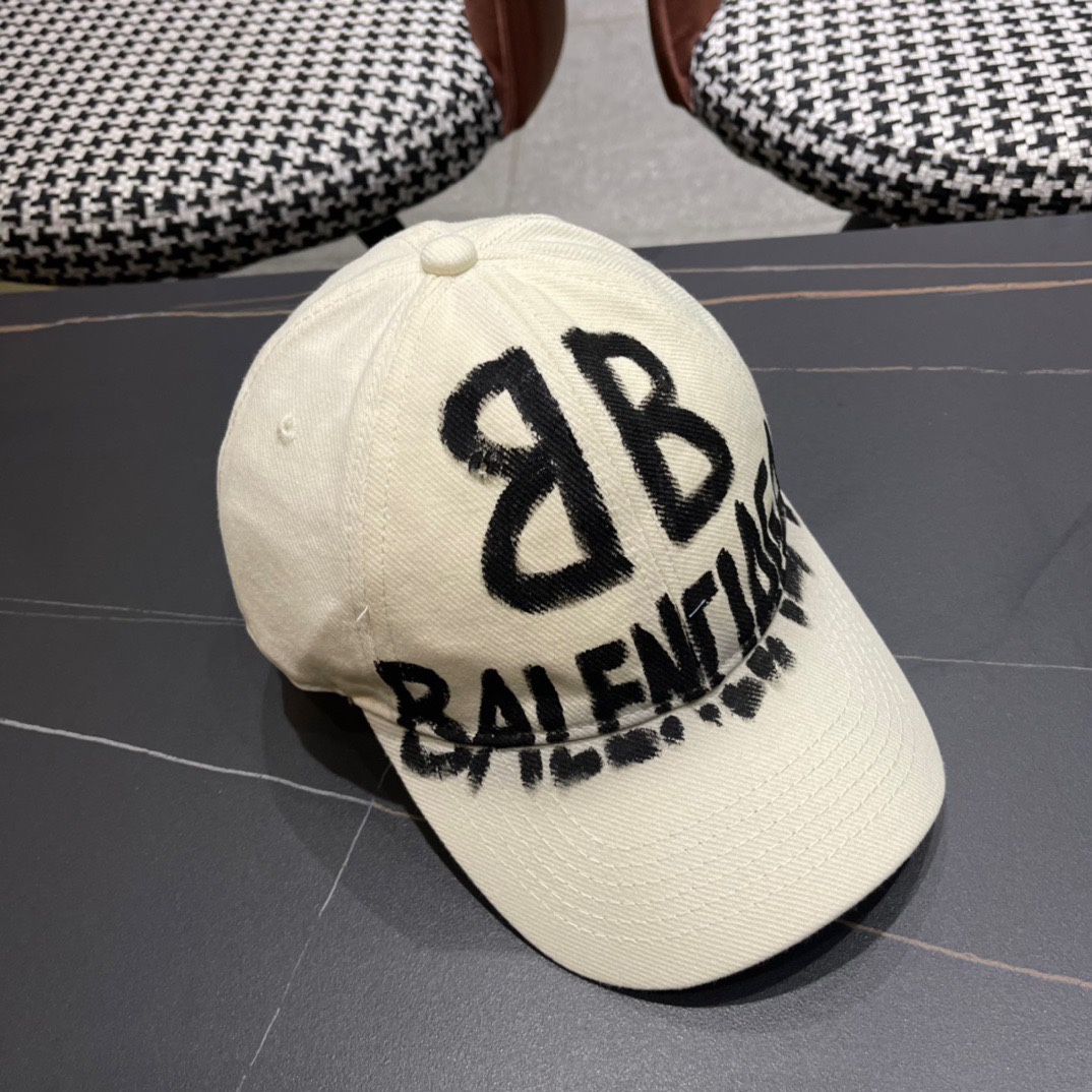  新款BALENCIAGA/巴黎世家鸭舌帽画画字母棒球帽，雅痞街头风，时尚男女妥妥驾驭！

