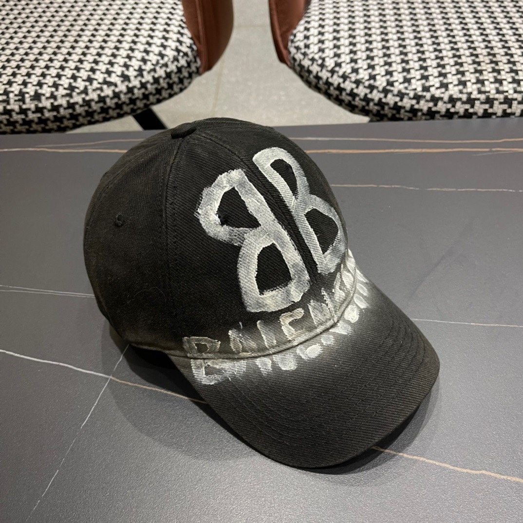  新款BALENCIAGA/巴黎世家鸭舌帽画画字母棒球帽，雅痞街头风，时尚男女妥妥驾驭！

