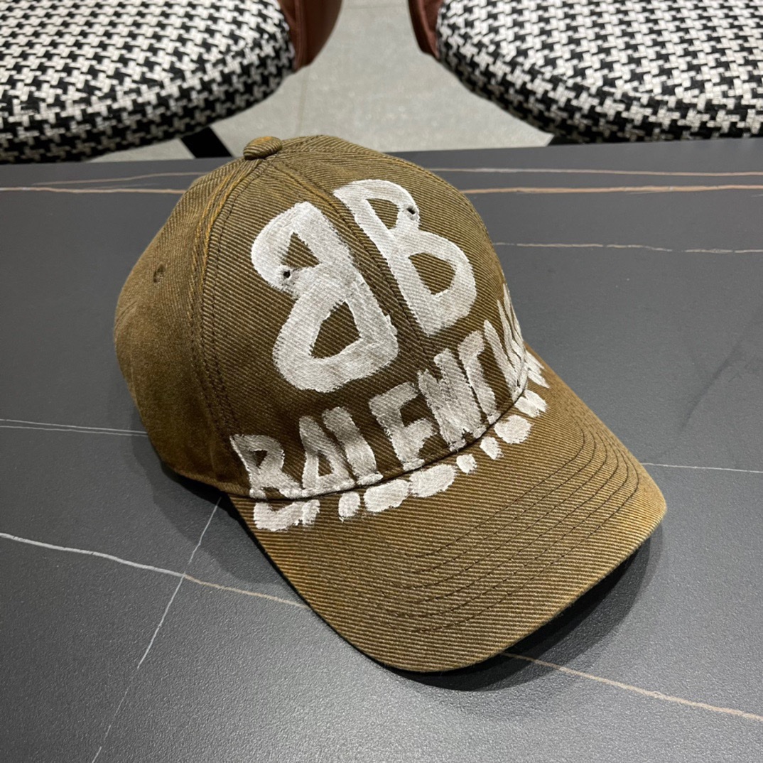  新款BALENCIAGA/巴黎世家鸭舌帽画画字母棒球帽，雅痞街头风，时尚男女妥妥驾驭！

