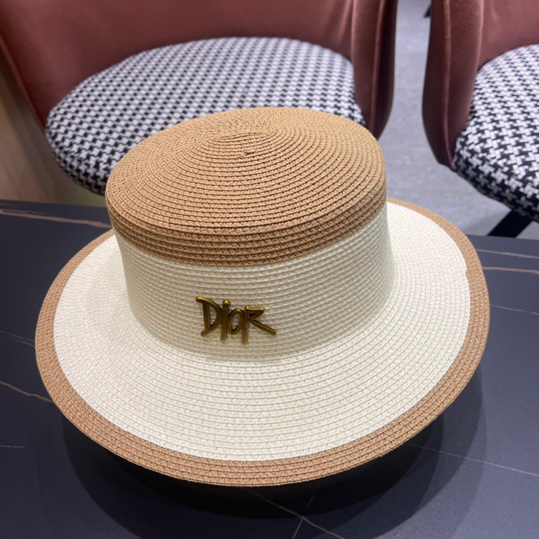 【DIOR迪奥】2024的新款草编平顶遮阳草帽盆帽🤩沙滩风，简约大方，百搭单品～出街首选，新款帽型超美腻