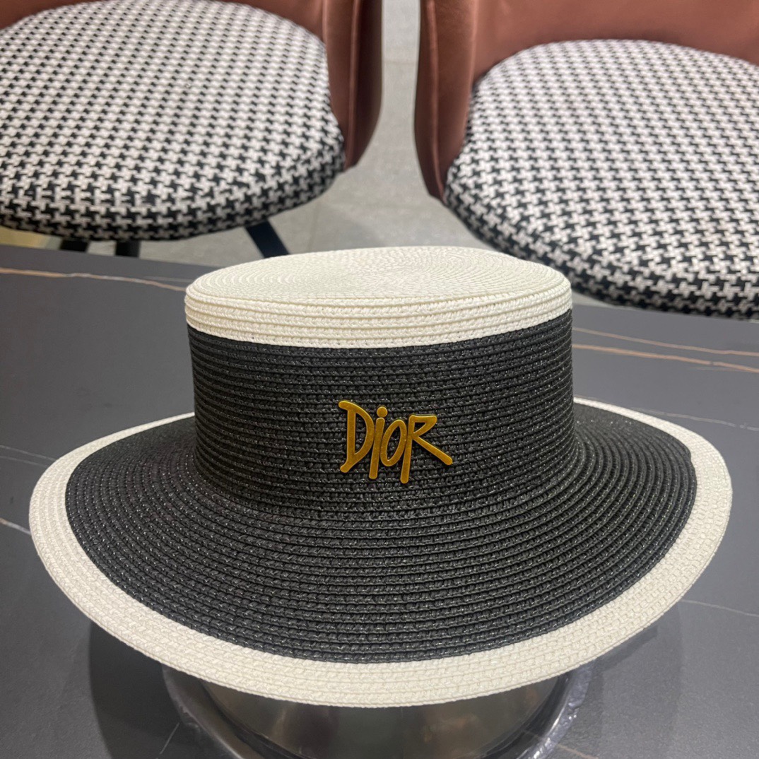 【DIOR迪奥】2024的新款草编平顶遮阳草帽盆帽🤩沙滩风，简约大方，百搭单品～出街首选，新款帽型超美腻