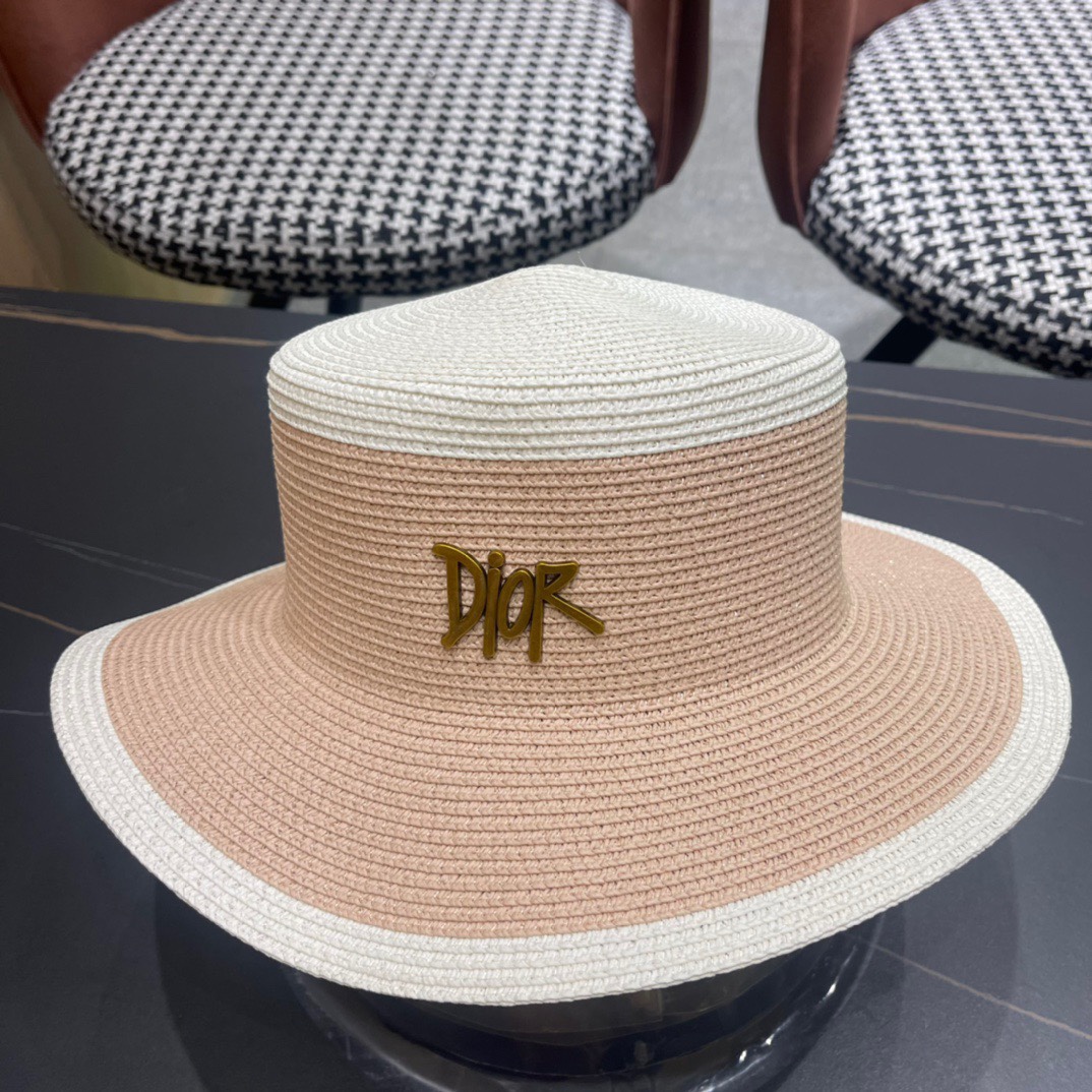 【DIOR迪奥】2024的新款草编平顶遮阳草帽盆帽🤩沙滩风，简约大方，百搭单品～出街首选，新款帽型超美腻