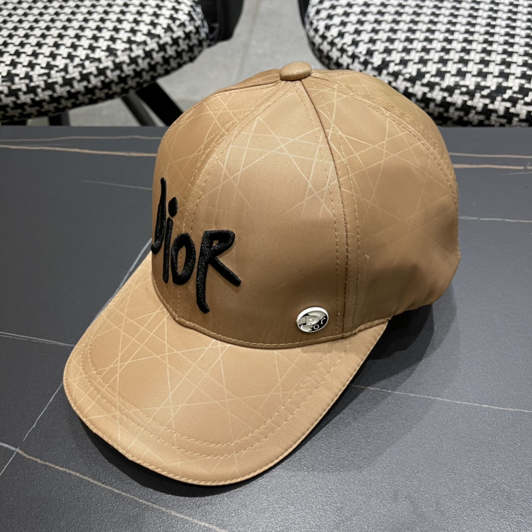 （DIOR迪奥】新款走量简约棒球帽🧢，新款出货，大牌款超好搭配，赶紧入手！
