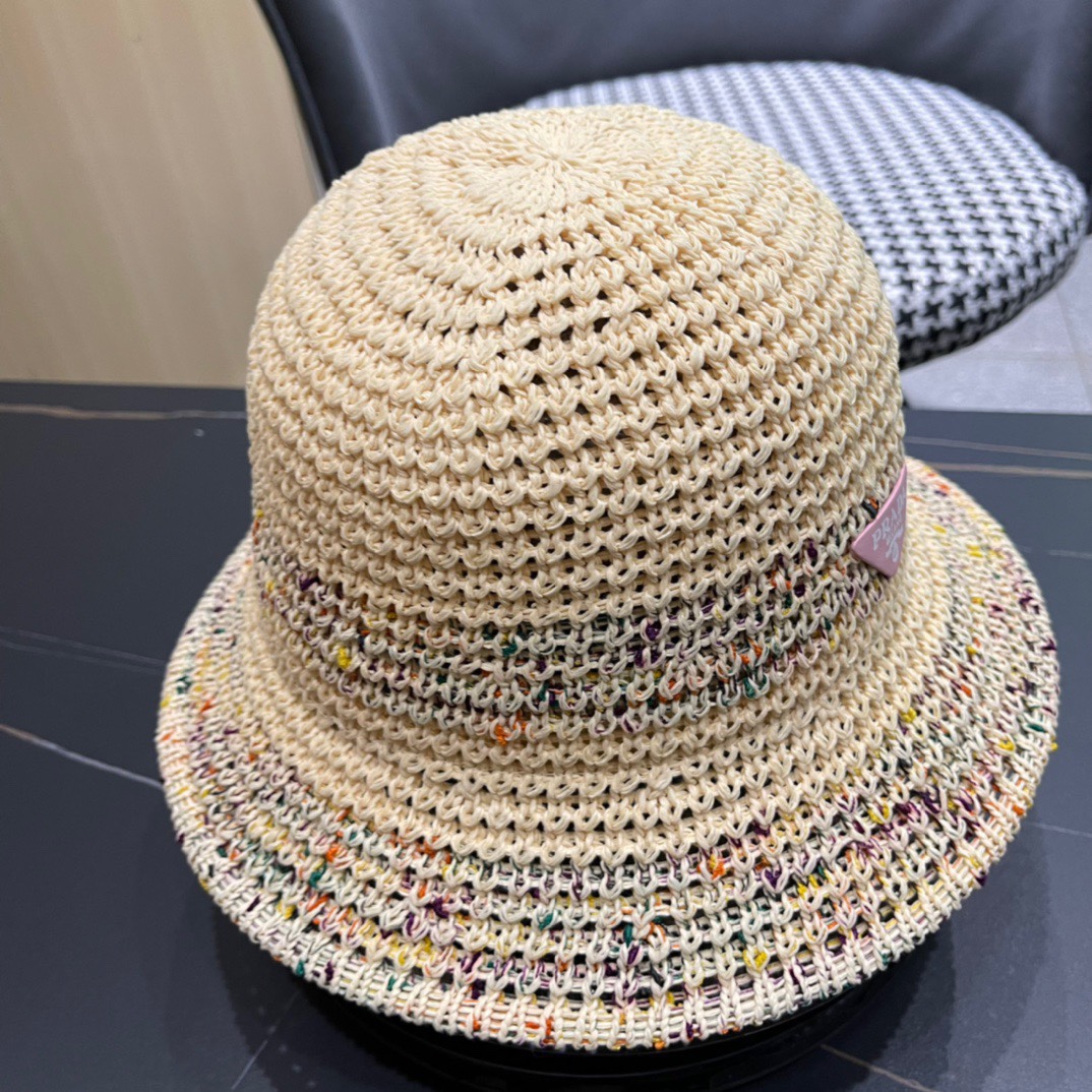  普拉达春夏新款编织彩虹边草帽，简约甜美风，帽型很好，大脸型哦！出街必备