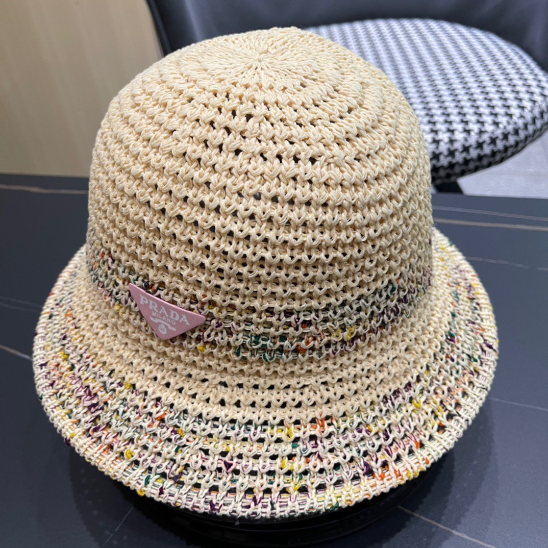  普拉达春夏新款编织彩虹边草帽，简约甜美风，帽型很好，大脸型哦！出街必备