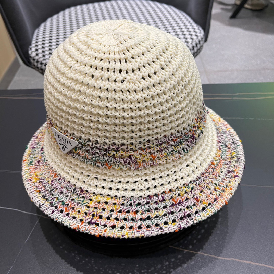  普拉达春夏新款编织彩虹边草帽，简约甜美风，帽型很好，大脸型哦！出街必备