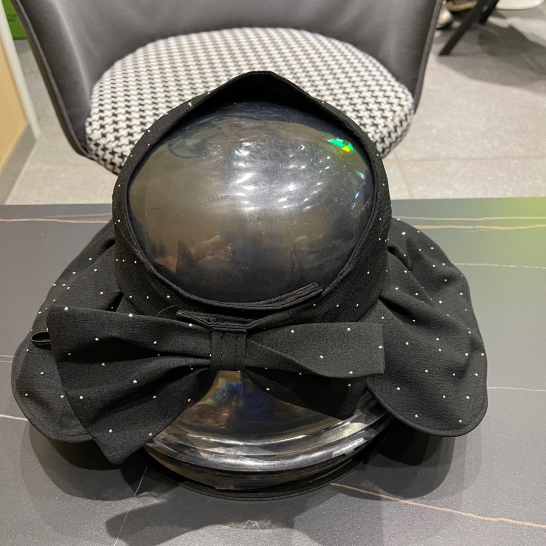  迪奥Dio*大檐空顶帽遮阳帽越简单越高级，时尚雅致
懂货可以闭眼入手