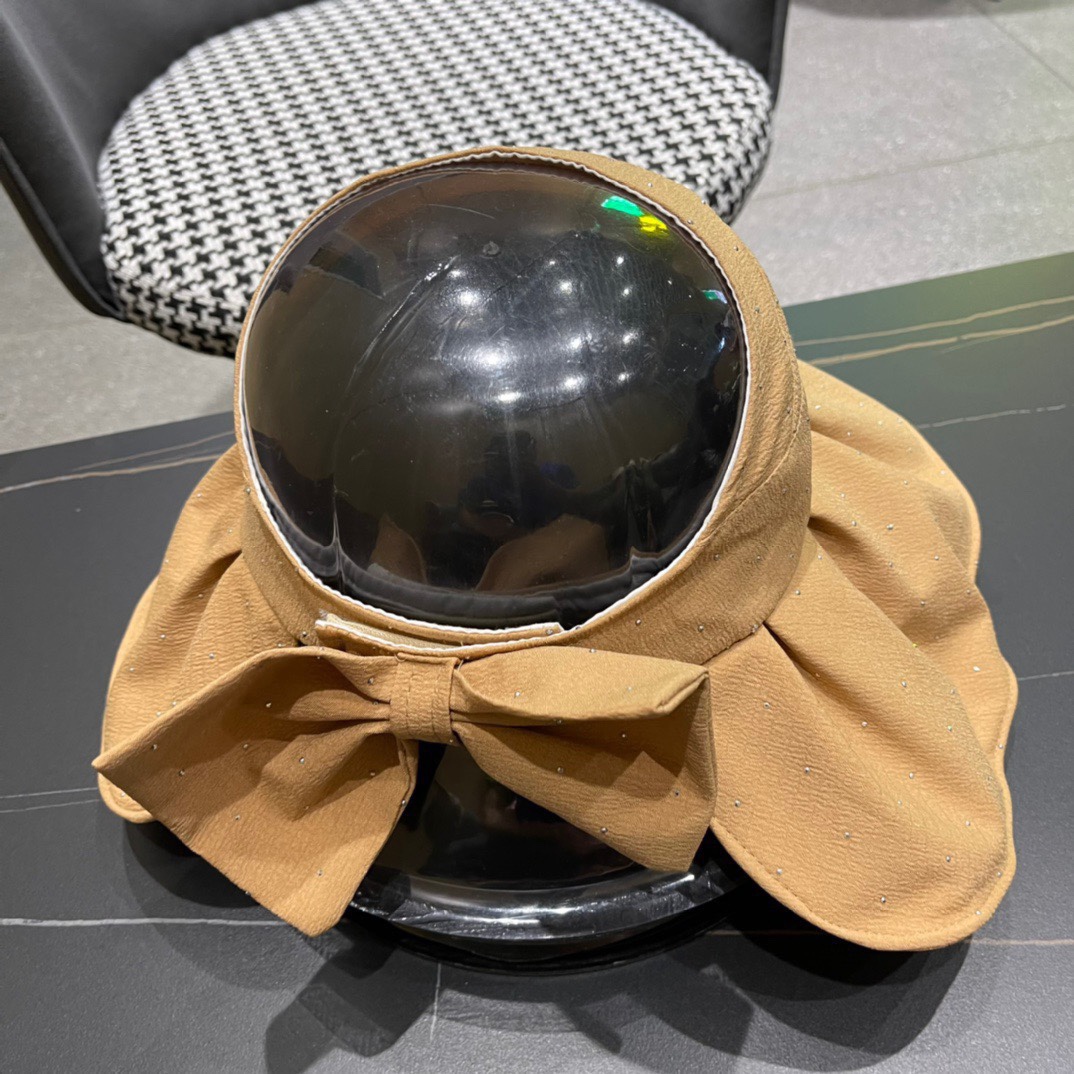  迪奥Dio*大檐空顶帽遮阳帽越简单越高级，时尚雅致
懂货可以闭眼入手