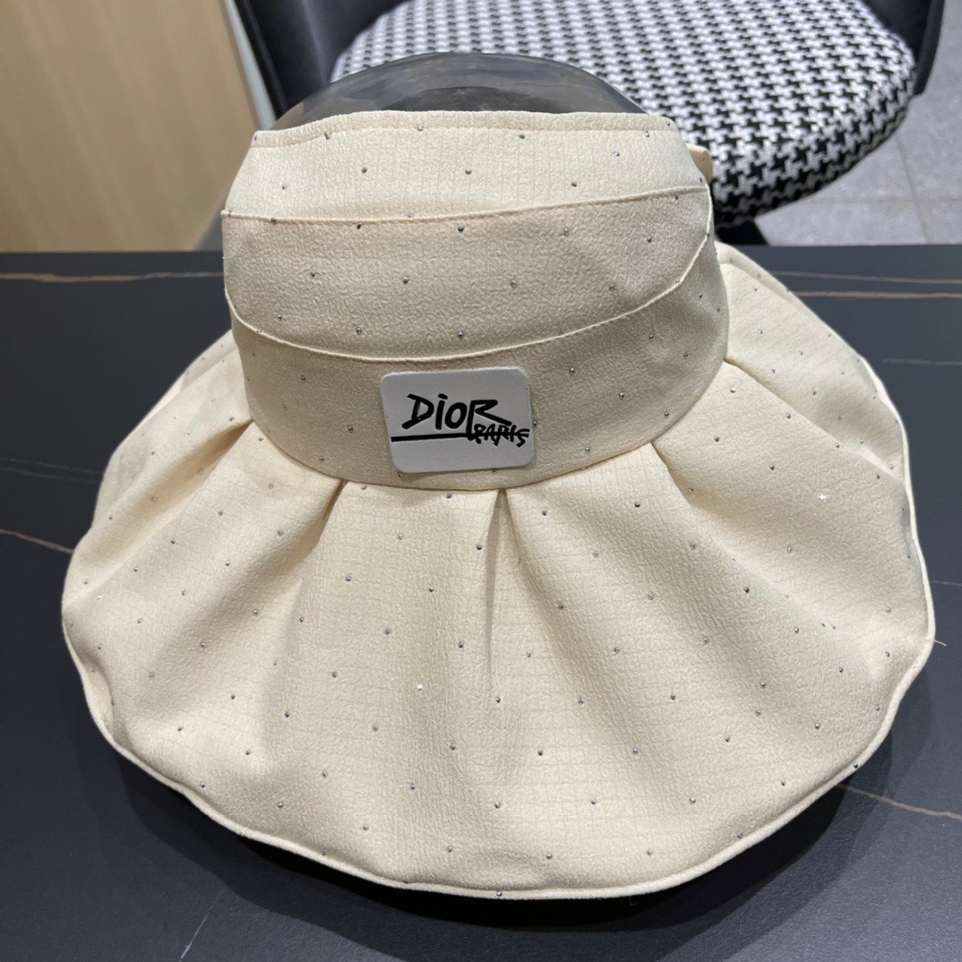  迪奥Dio*大檐空顶帽遮阳帽越简单越高级，时尚雅致
懂货可以闭眼入手