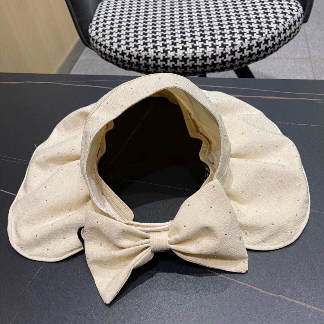  迪奥Dio*大檐空顶帽遮阳帽越简单越高级，时尚雅致
懂货可以闭眼入手