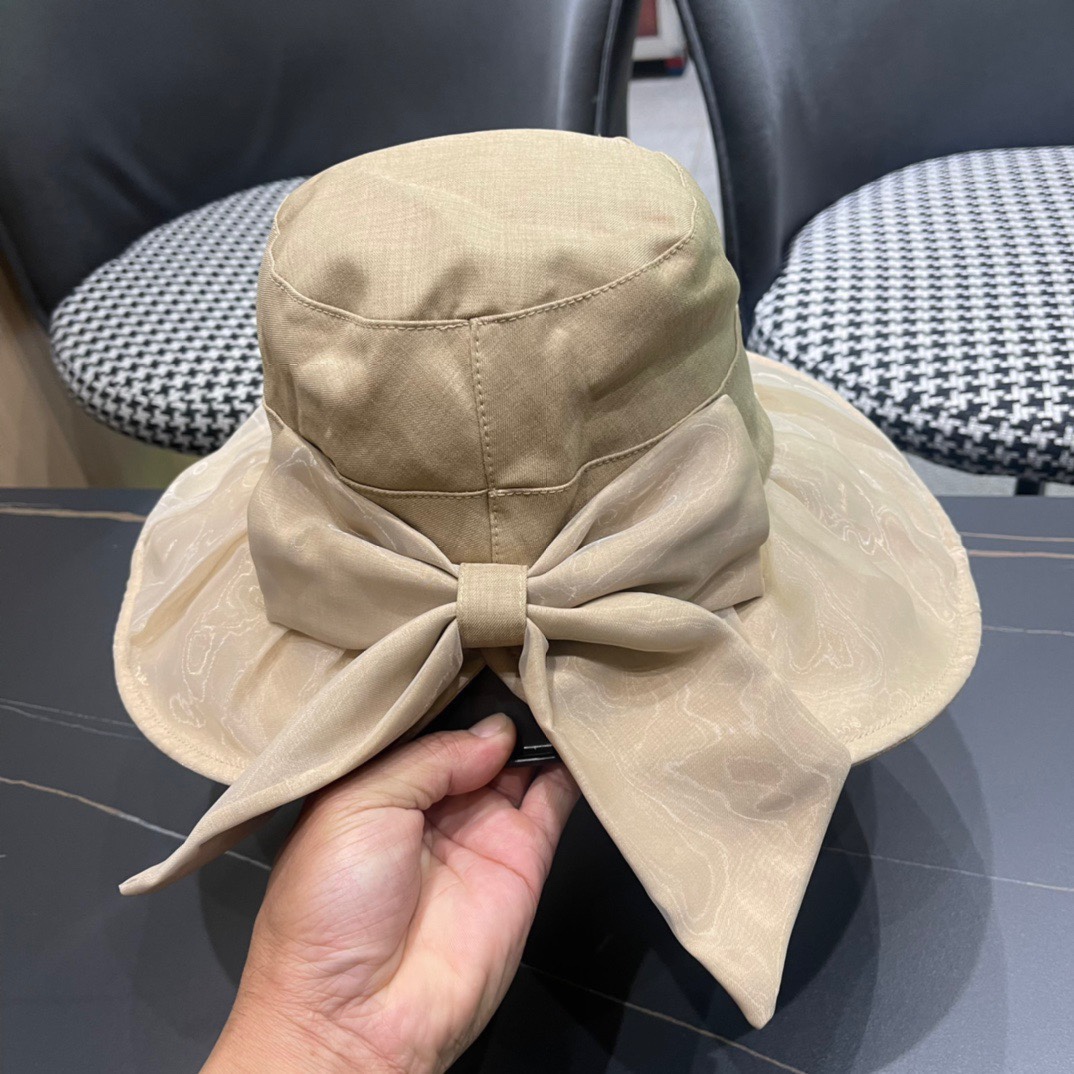  【CHANEL香奈儿】2024新款高级网红小香风渔夫帽，遮阳又超好搭配，出街单品