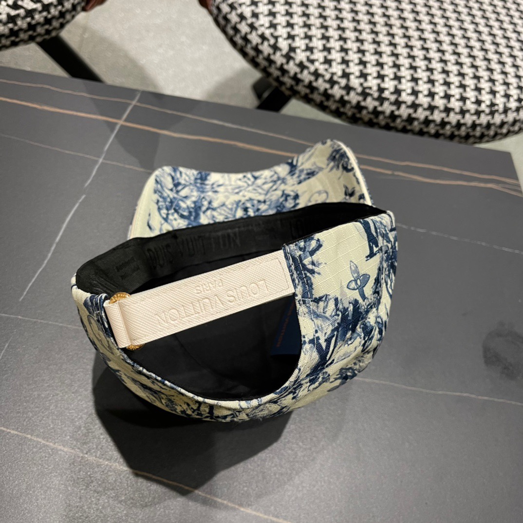  LV(路易威登)新款老花原单棒球帽，11开模订制，做工细致完美，质量超赞，基础头围56，贴片可调节。
