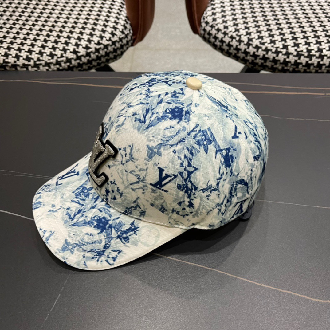  LV(路易威登)新款老花原单棒球帽，11开模订制，做工细致完美，质量超赞，基础头围56，贴片可调节。