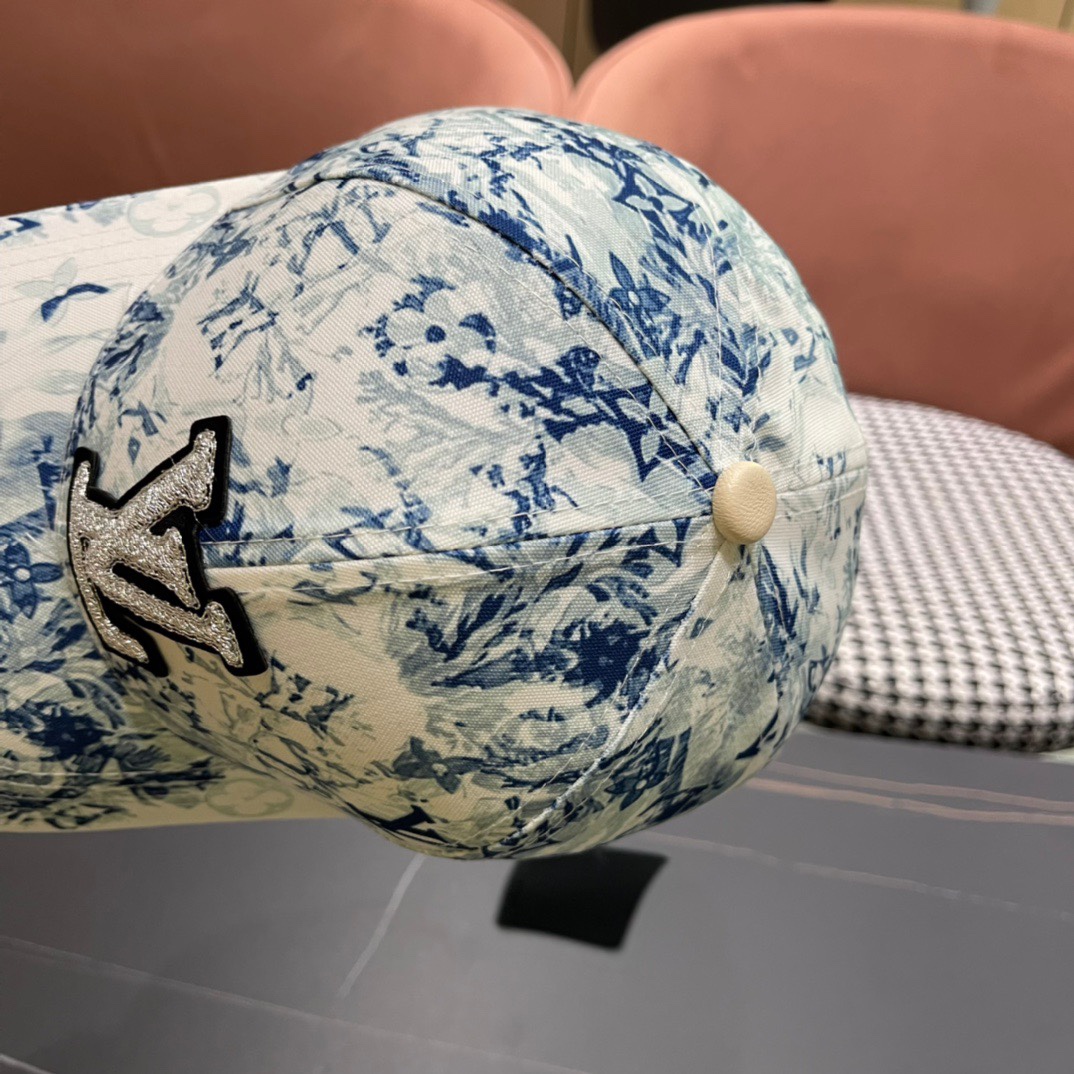 LV(路易威登)新款老花原单棒球帽，11开模订制，做工细致完美，质量超赞，基础头围56，贴片可调节。