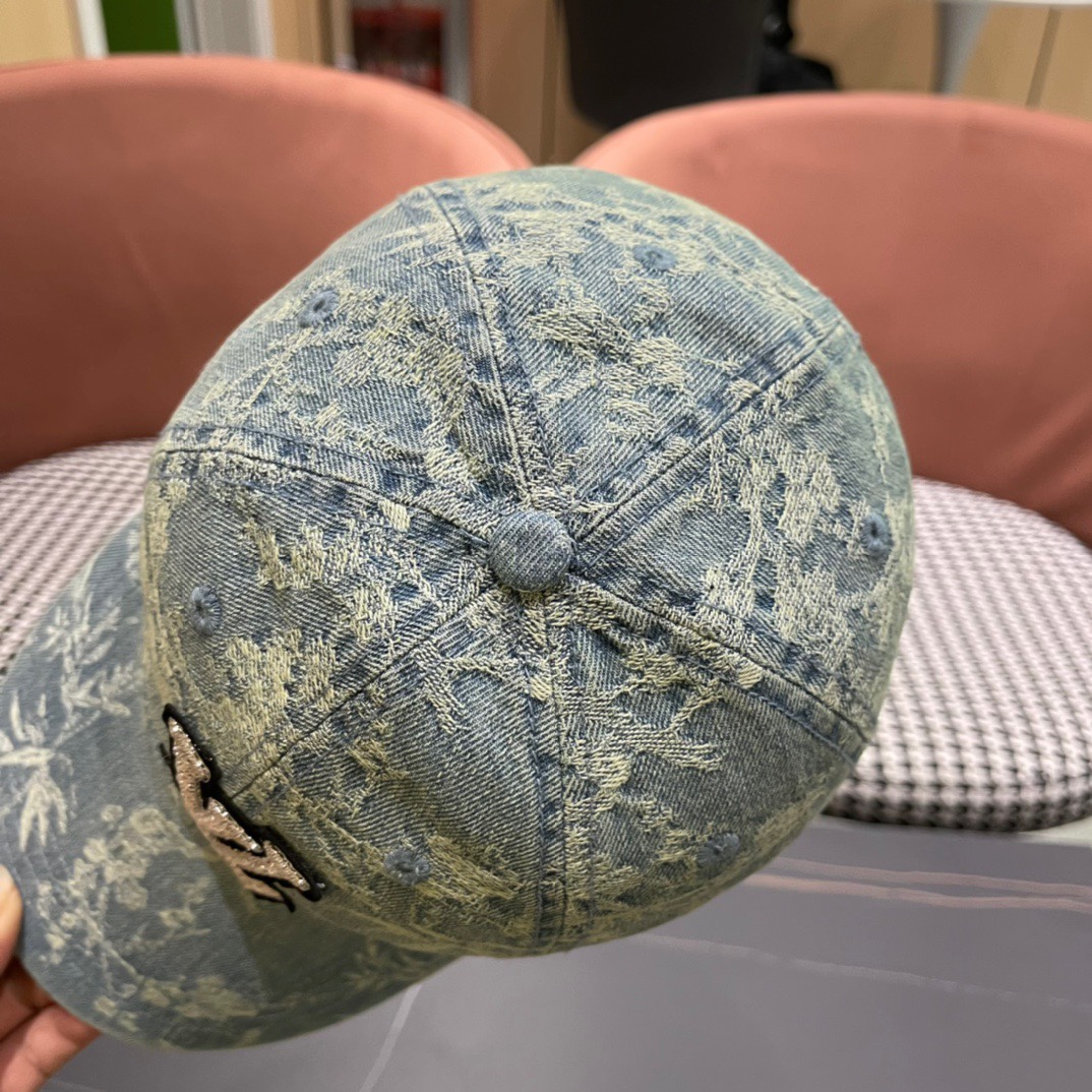 🧢LV路易威登经典棒球帽，非常经典的经典，流行的复古美，四季可用，出门必备，非常显脸小
