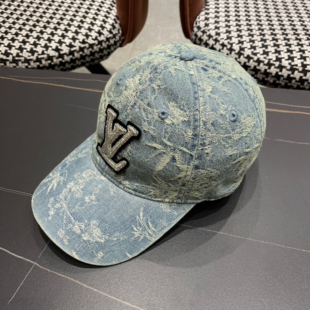 🧢LV路易威登经典棒球帽，非常经典的经典，流行的复古美，四季可用，出门必备，非常显脸小